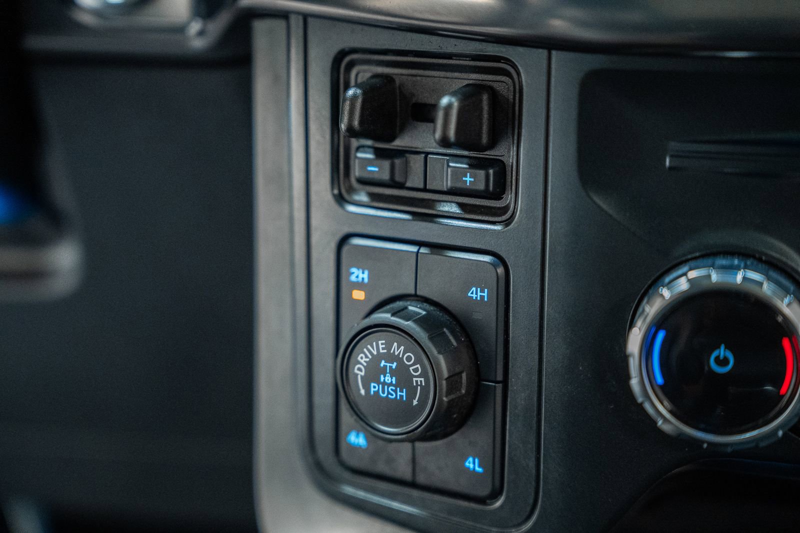 Certified 2024 Ford F150 Lariat image 31