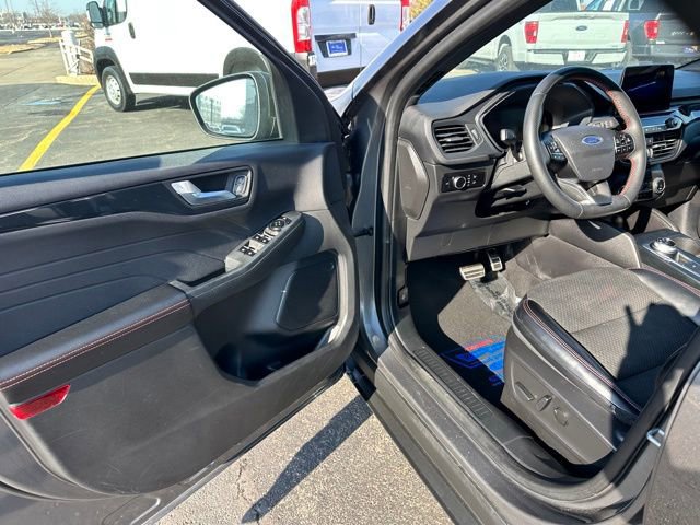 Certified 2023 Ford Escape ST-Line image 11