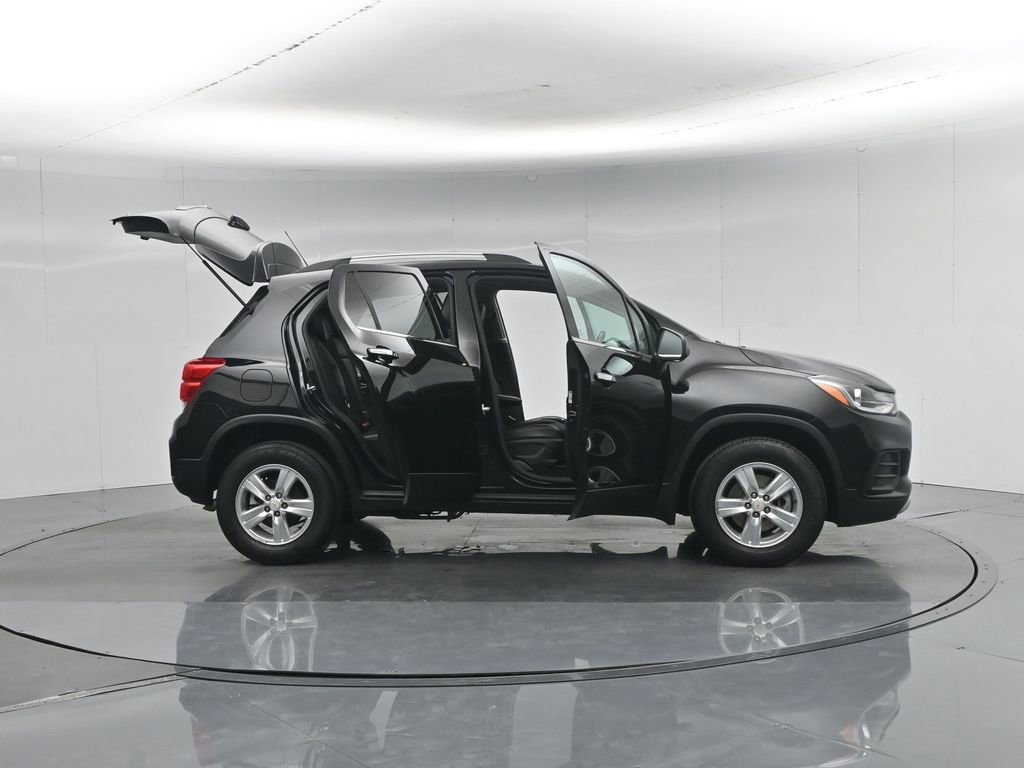 Used 2020 Chevrolet Trax LT w/ LT Convenience Package AWD/4WD image 5