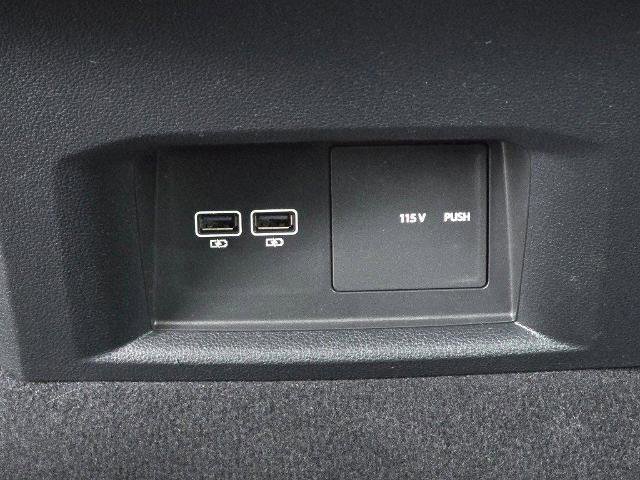 Used 2020 Volkswagen Atlas Cross Sport SE image 18