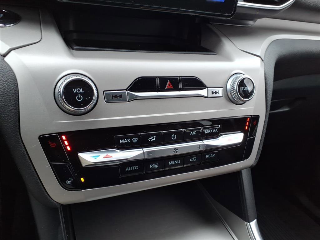 Certified 2023 Ford Explorer XLT w/ Equipment Group 202A image 23