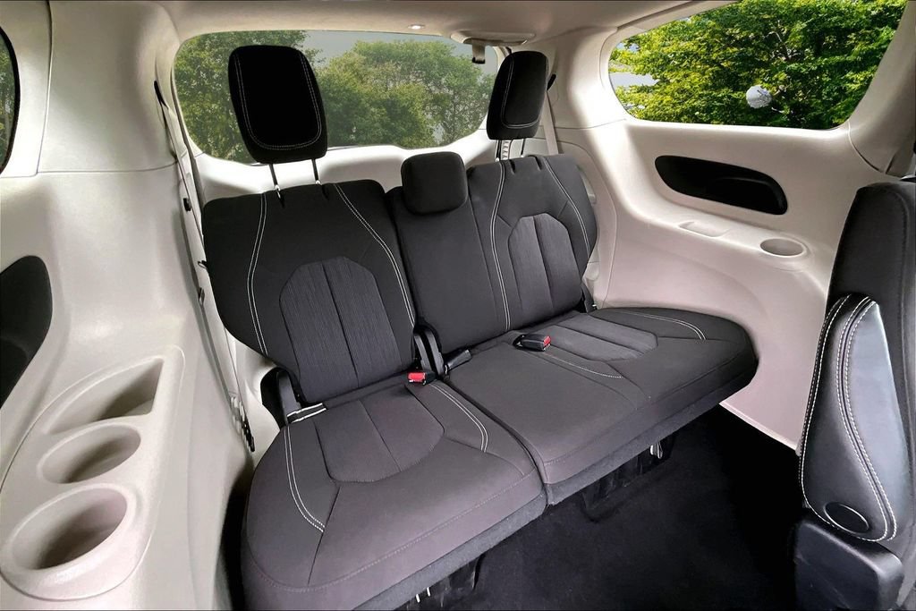 Used 2023 Chrysler Voyager LX FWD image 27