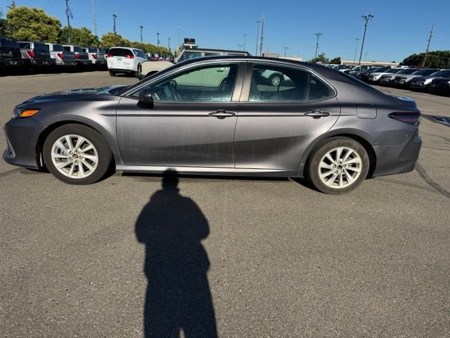 Used 2022 Toyota Camry LE FWD image 7