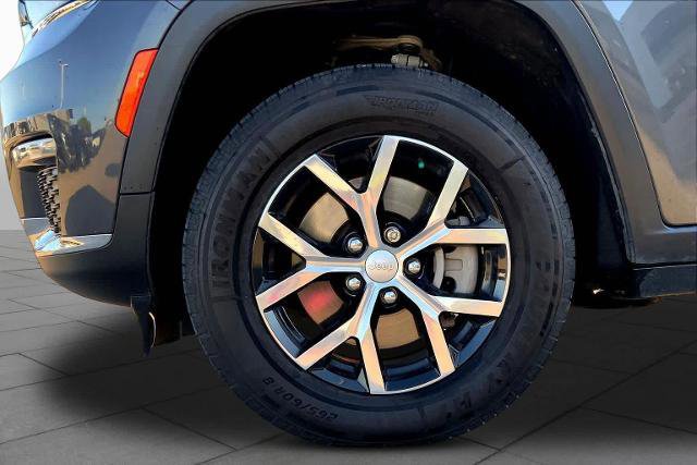 Used 2023 Jeep Grand Cherokee L Limited RWD image 13