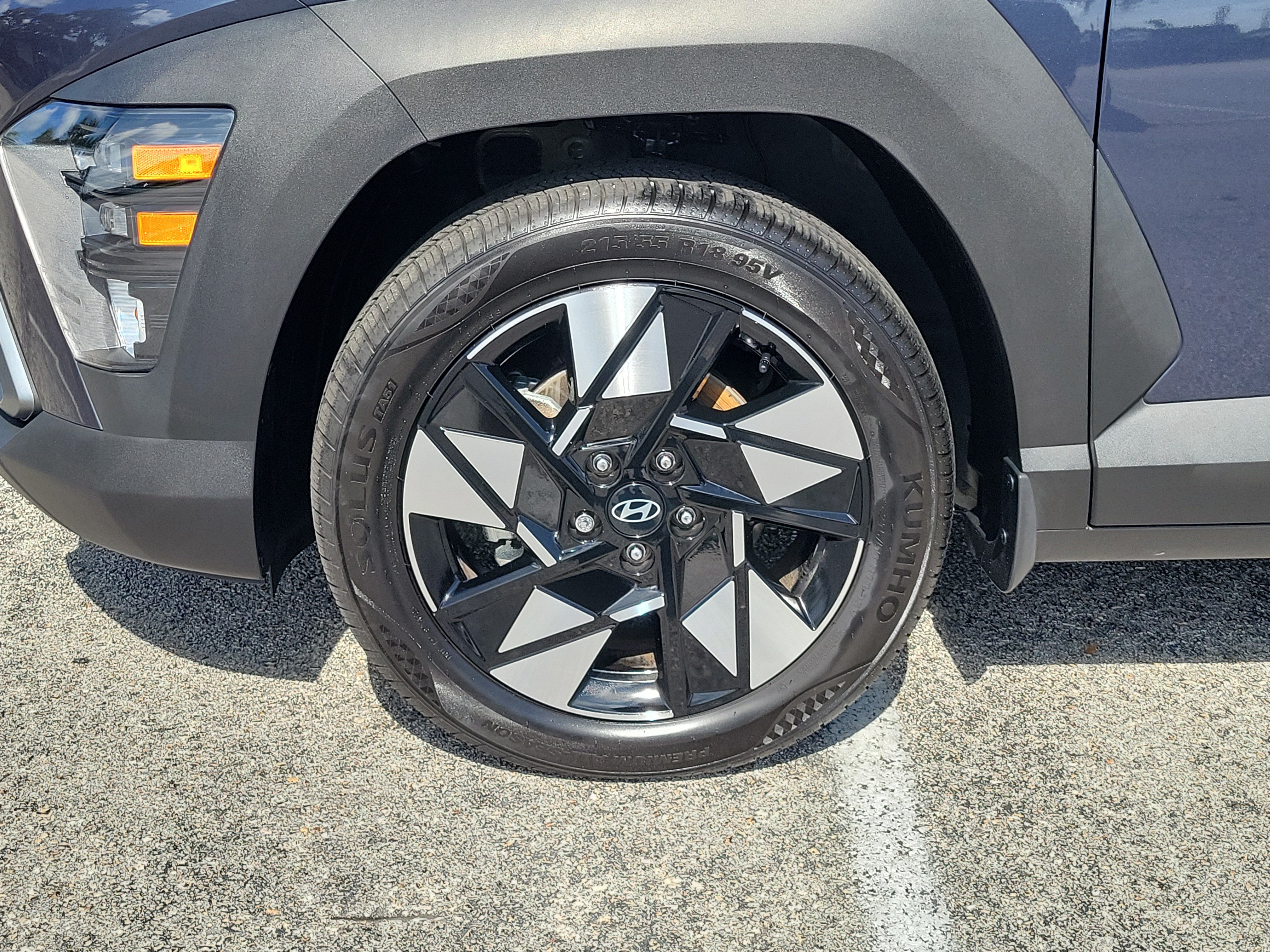 Used 2025 Hyundai Kona SEL FWD image 5