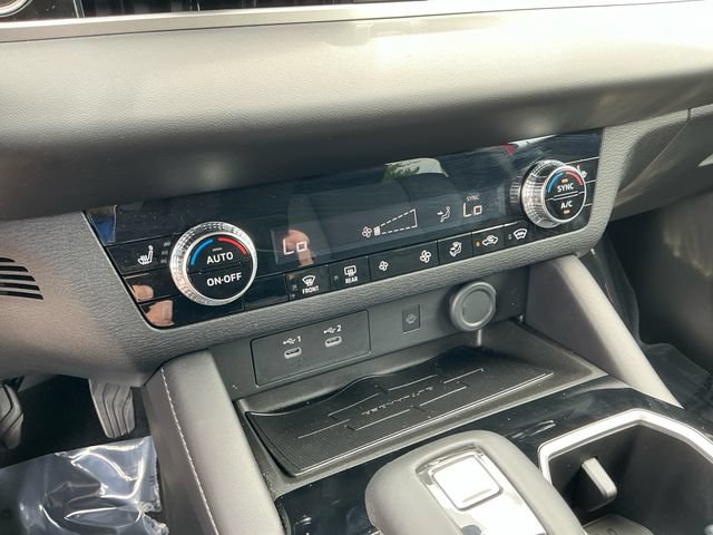Used 2025 Mitsubishi Outlander SE AWD/4WD image 23