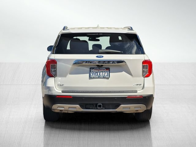 Certified 2023 Ford Explorer XLT w/ Equipment Group 202A AWD/4WD image 5