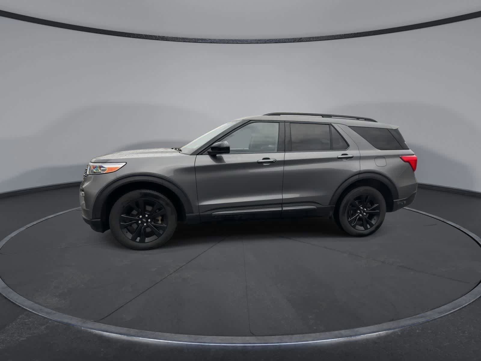 Certified 2022 Ford Explorer XLT w/ Equipment Group 202A AWD/4WD image 5