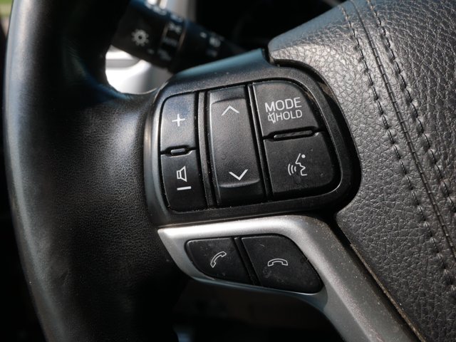 Used 2019 Toyota Highlander XLE AWD/4WD image 21