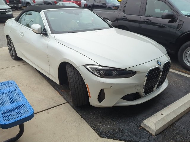 Used 2024 BMW 430i Convertible w/ Premium Package image 2