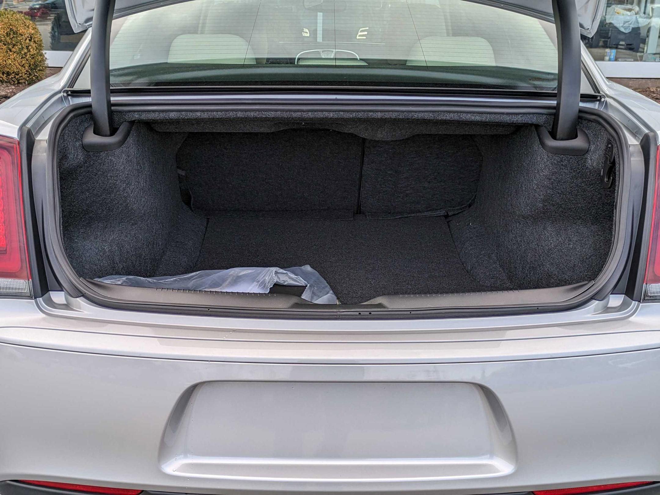 Used 2023 Chrysler 300 Touring w/ Sport Appearance Package image 31