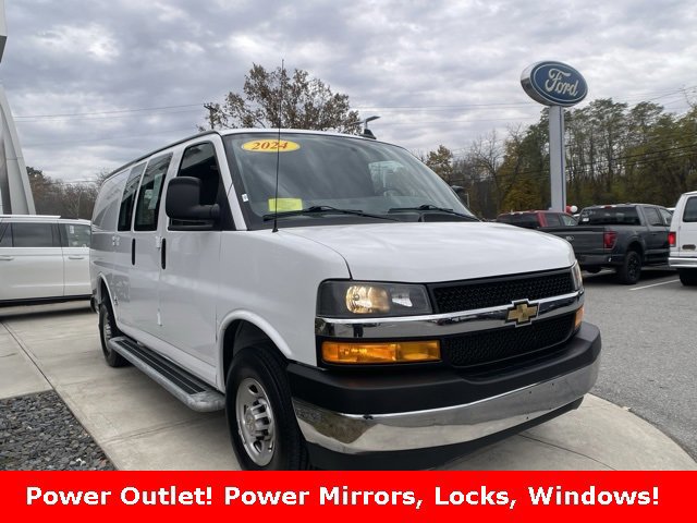 Used 2024 Chevrolet Express 2500 Work Van w/ Driver Convenience Package image 6