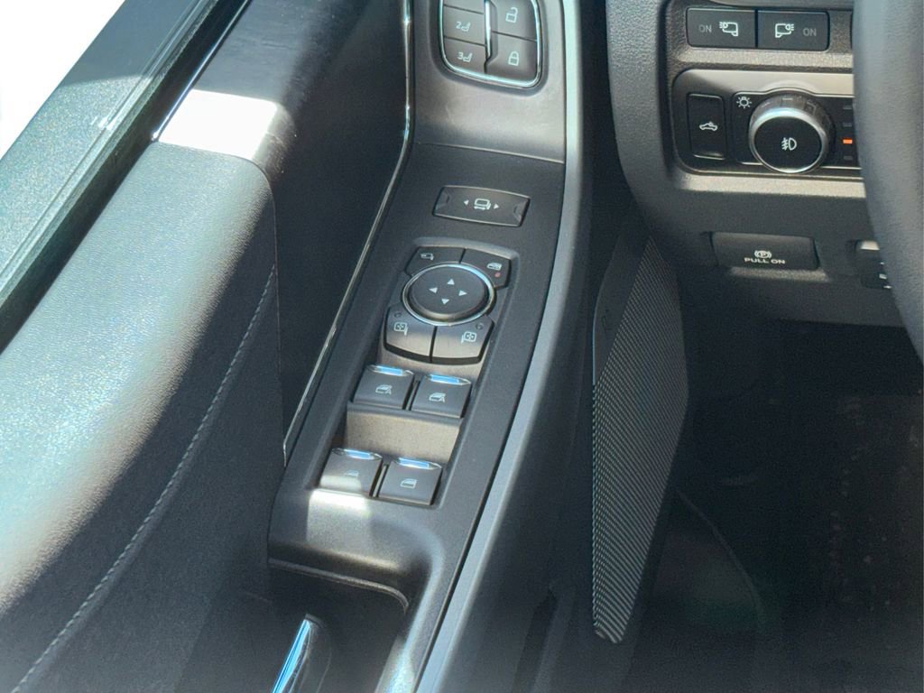 Certified 2024 Ford F250 Lariat w/ Sport Appearance Package image 22