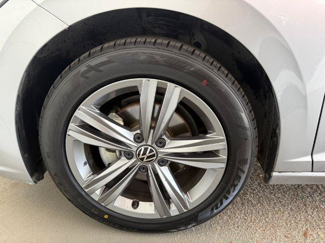 Used 2024 Volkswagen Jetta SE FWD image 25