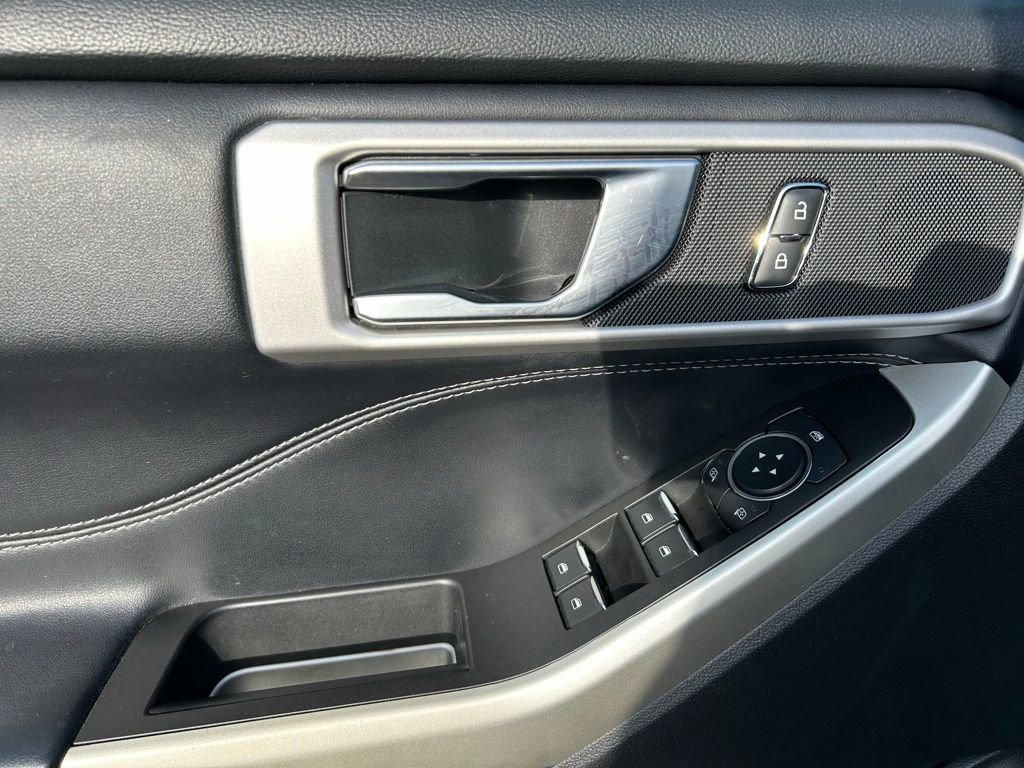 Certified 2021 Ford Explorer XLT image 13