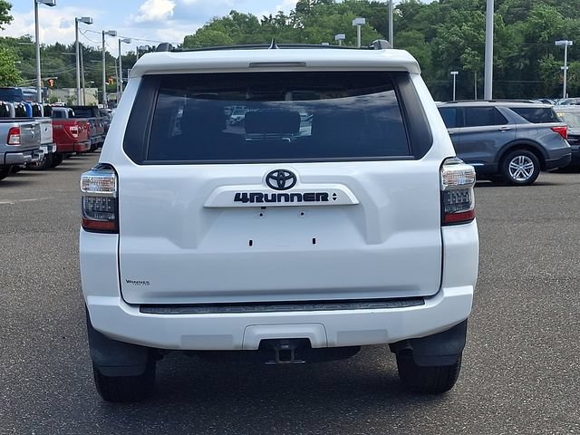 Used 2020 Toyota 4Runner SR5 Premium w/ Moonroof Package AWD/4WD image 5