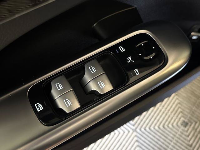 Used 2022 Mercedes-Benz C 300 Sedan image 16