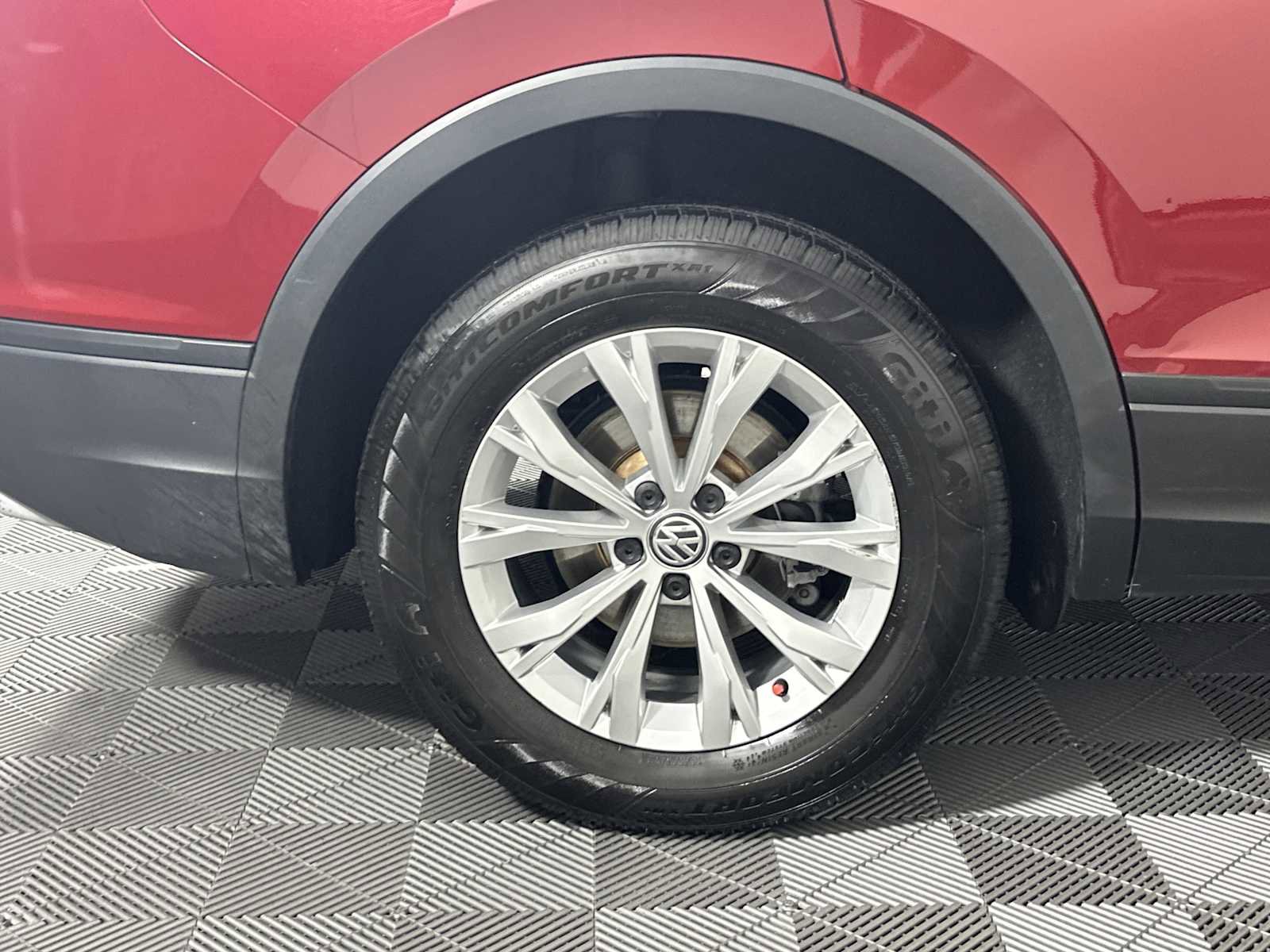 Used 2019 Volkswagen Tiguan SE w/ Panoramic Sunroof Package FWD image 20