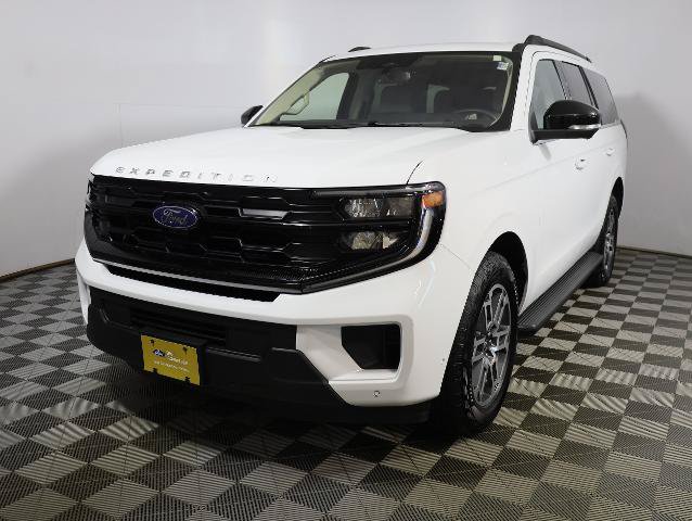Certified 2025 Ford Expedition Active AWD/4WD image 2