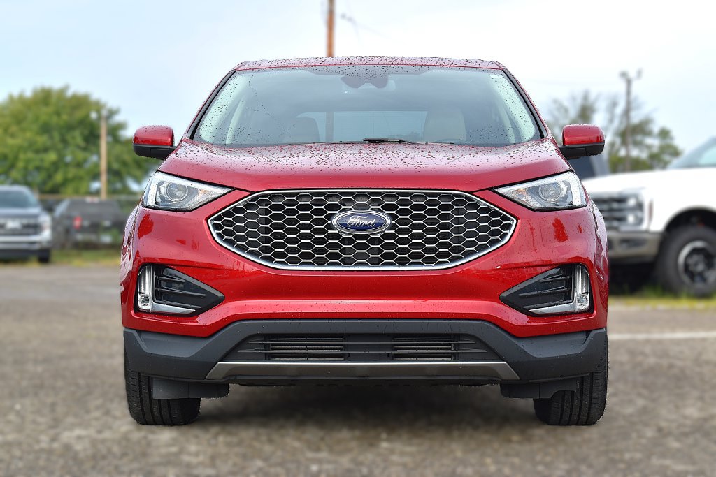 Certified 2023 Ford Edge SEL w/ Convenience Package AWD/4WD image 2