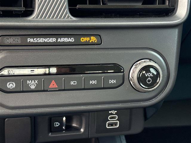 Certified 2025 Ford Maverick Lariat AWD/4WD image 28