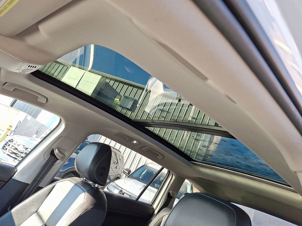 Used 2021 Volkswagen Tiguan SE image 13