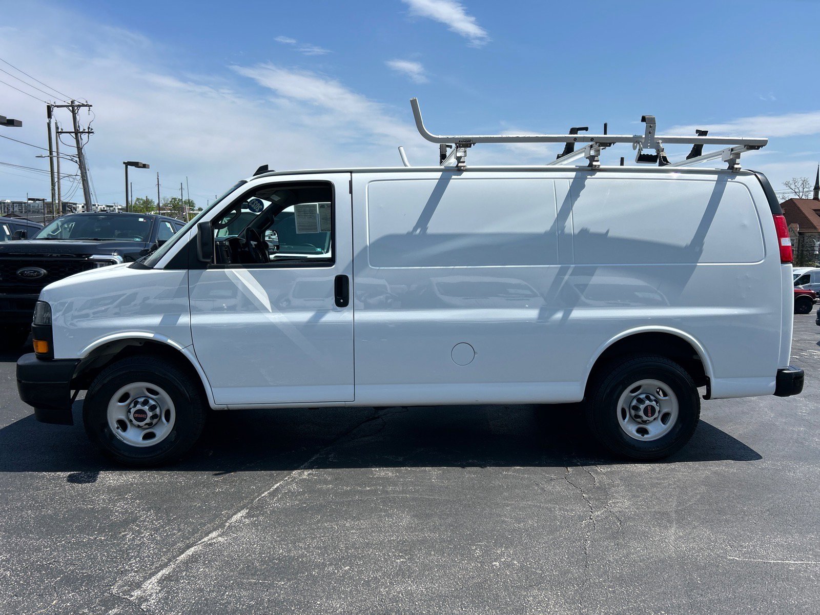Used 2023 GMC Savana 2500 w/ Driver Convenience Package RWD image 4
