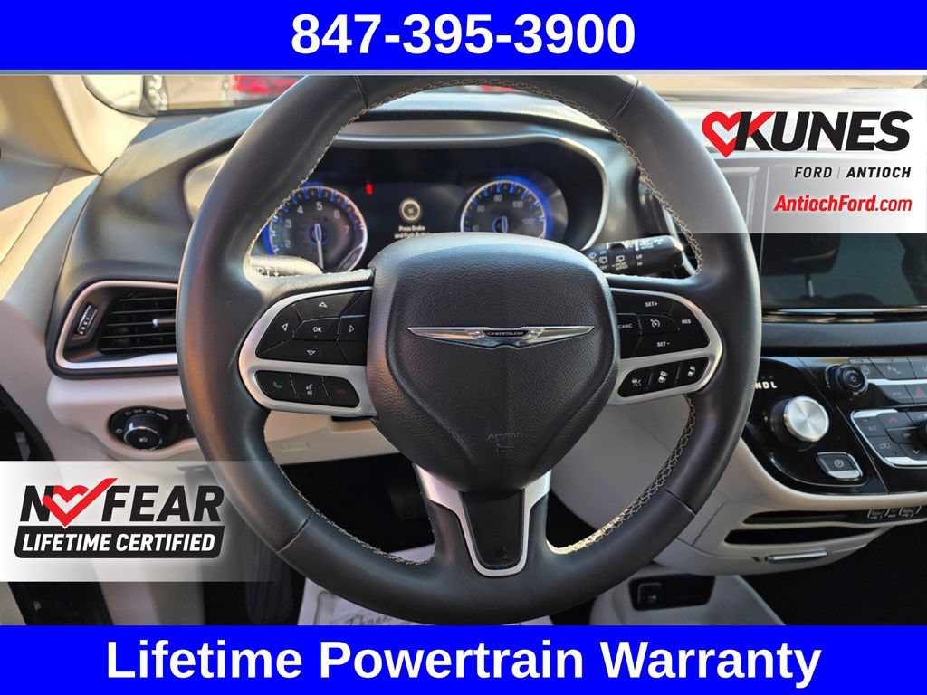 Used 2023 Chrysler Pacifica Touring-L FWD image 33