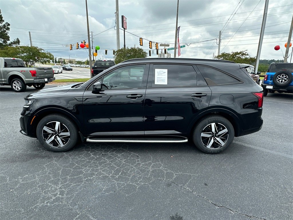 Used 2023 Kia Sorento S w/ Panoramic Sunroof Package image 6