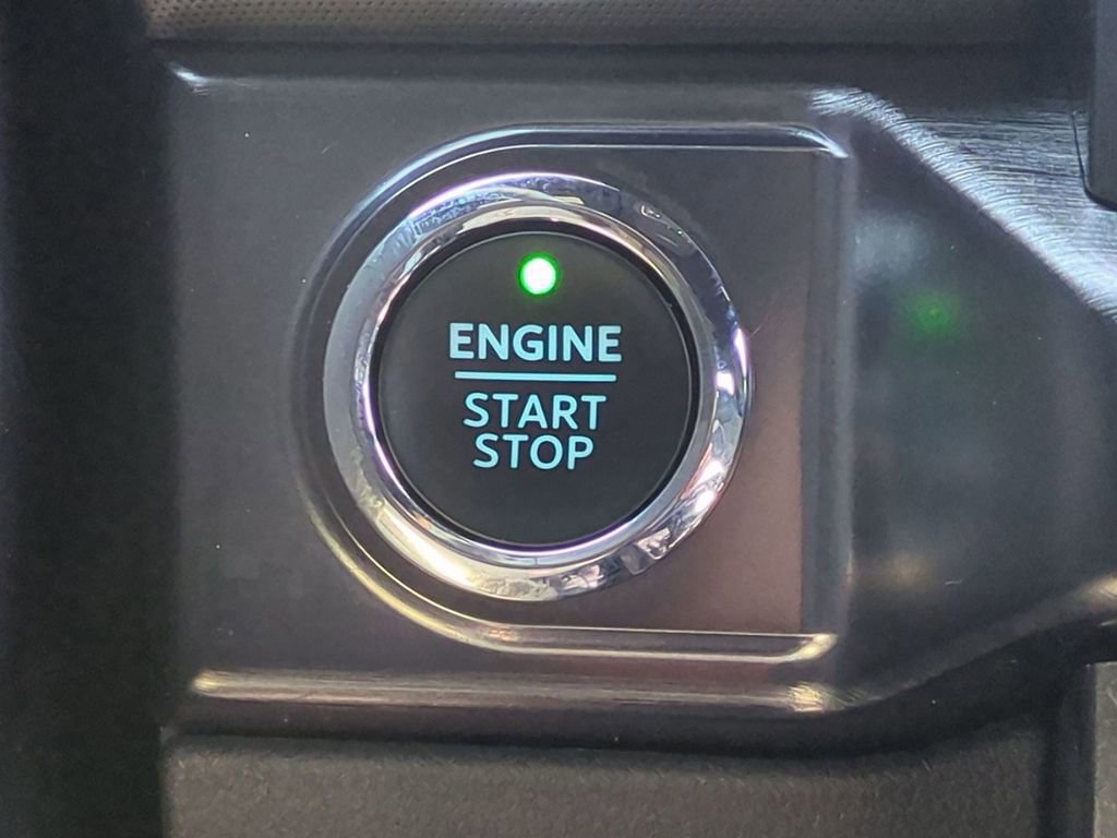 Certified 2022 Ford F150 Lariat w/ Equipment Group 502A High image 15