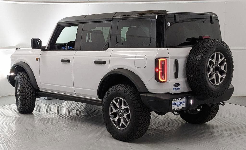 Certified 2025 Ford Bronco Badlands AWD/4WD image 4