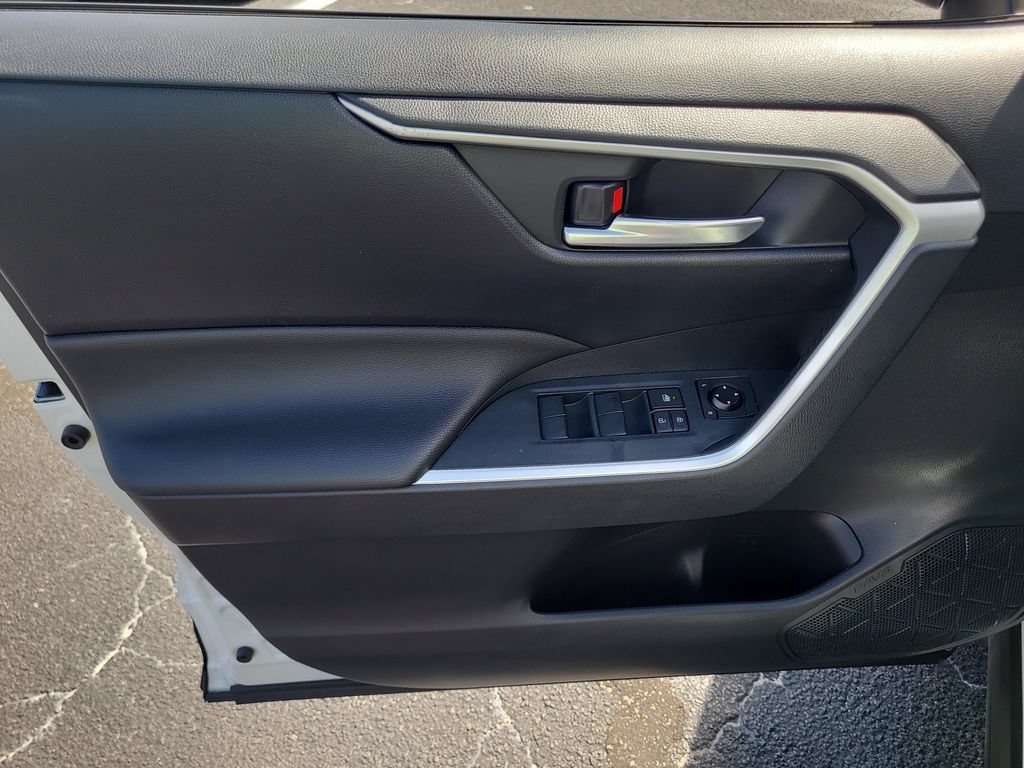 Used 2019 Toyota RAV4 XLE w/ Convenience Package AWD/4WD image 14