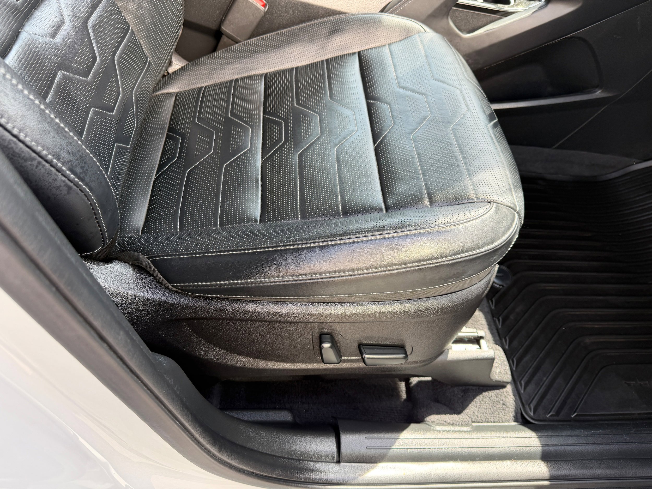 Certified 2025 Ford Expedition Active AWD/4WD image 27