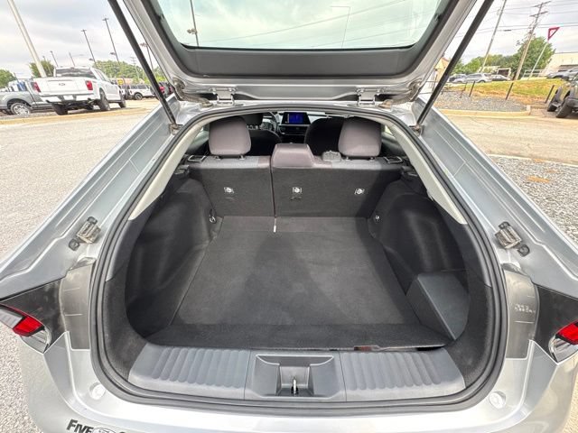 Used 2025 Toyota Prius LE FWD image 25