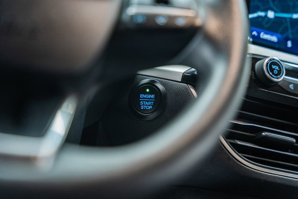 Certified 2020 Ford Escape SE image 26