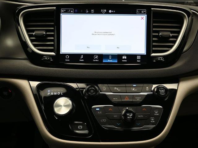 Used 2024 Chrysler Pacifica Touring-L image 29