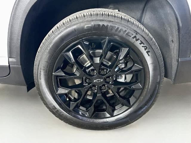 Used 2026 Chevrolet Traverse LT w/ Midnight/Sport Edition FWD image 8