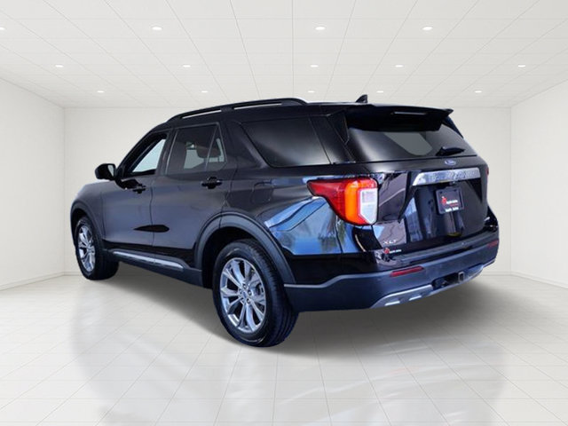 Certified 2023 Ford Explorer XLT w/ Equipment Group 202A AWD/4WD image 4