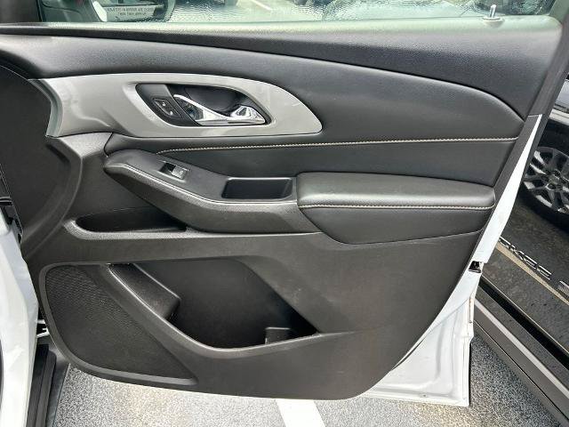 Used 2021 Chevrolet Traverse LS FWD image 38