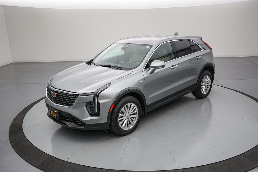 Used 2024 Cadillac XT4 Luxury w/ LPO, Floor Liner Package AWD/4WD image 8