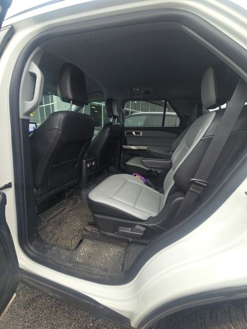 Certified 2021 Ford Explorer XLT w/ Equipment Group 202A AWD/4WD image 14