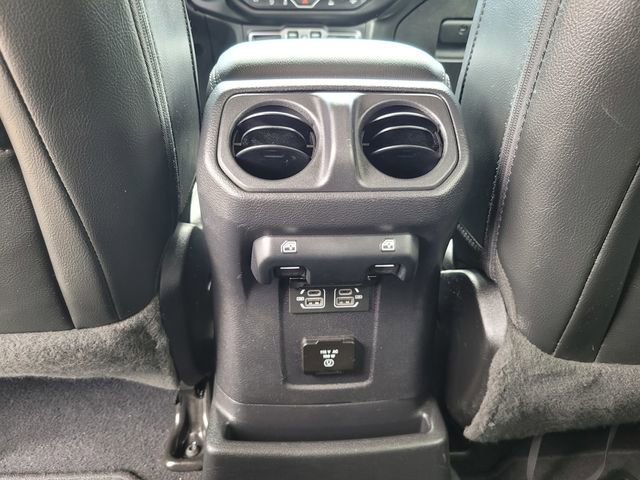 Used 2022 Jeep Wrangler Unlimited Sahara AWD/4WD image 15
