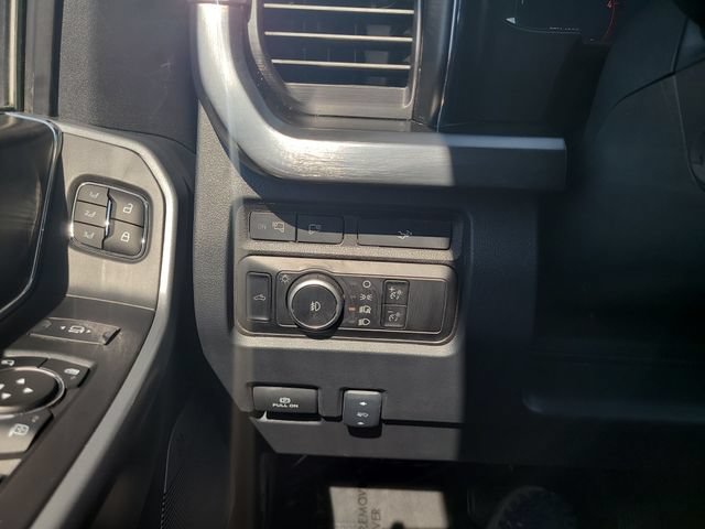 Certified 2024 Ford F250 Lariat AWD/4WD image 17