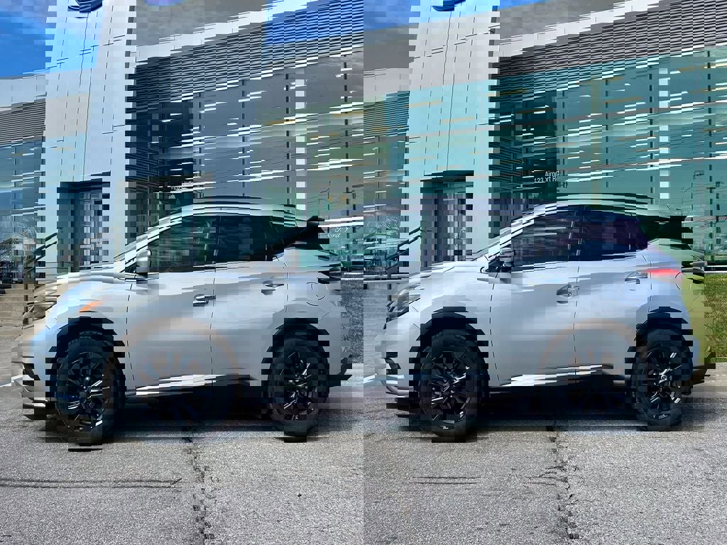 Used 2018 Nissan Murano SV w/ Premium Package image 5