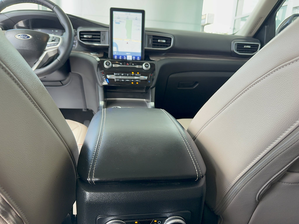 Certified 2023 Ford Explorer Limited w/ Limited Technology Package RWD image 32