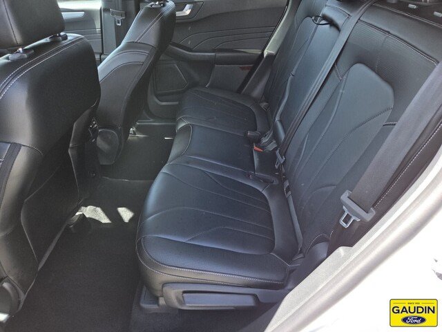 Certified 2025 Ford Escape SE w/ PHEV Premium Package FWD image 12