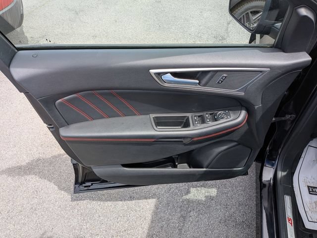 Certified 2023 Ford Edge ST-Line AWD/4WD image 6