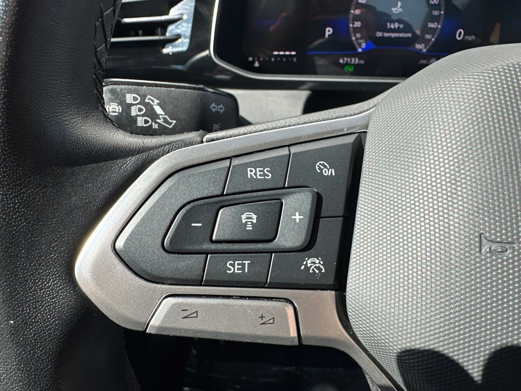 Used 2025 Volkswagen Jetta Sport FWD image 36