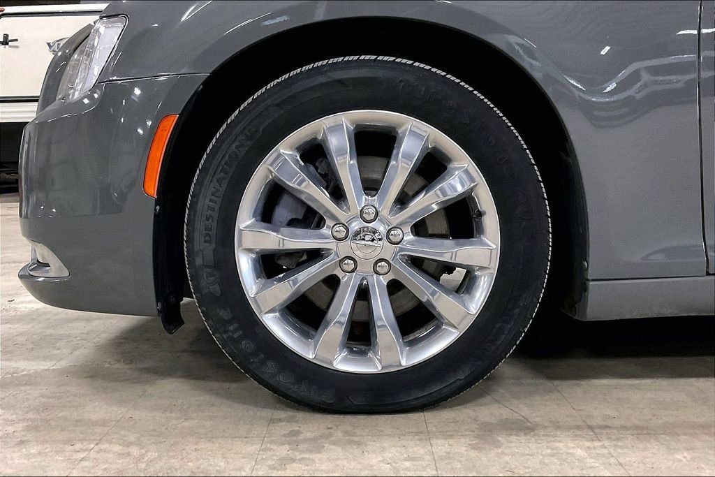 Used 2019 Chrysler 300 Limited w/ Safetytec Plus Group AWD/4WD image 9