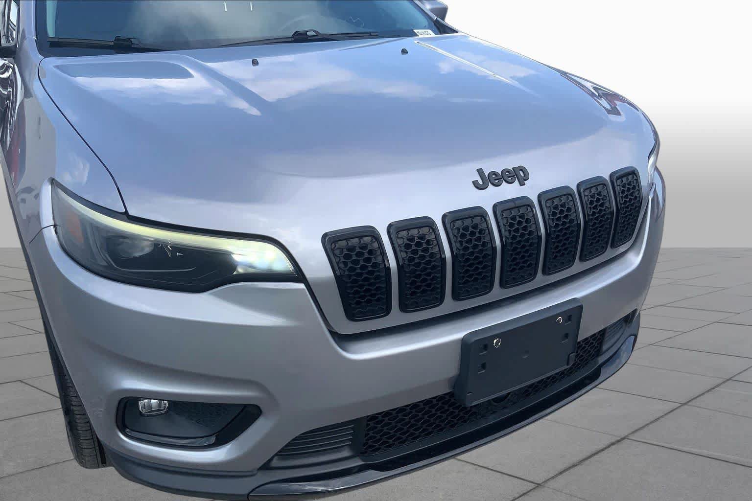 Used 2021 Jeep Cherokee Latitude Plus AWD/4WD image 29